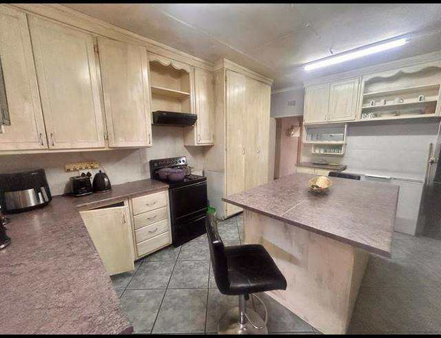 3 BEDROOM HOUSE FOR SALE IN FLORAPARK